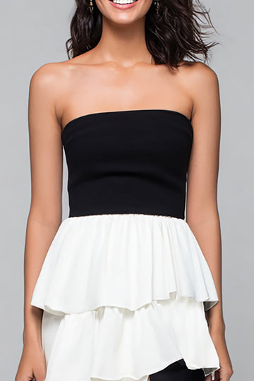 Robe formelle noire et blanche sans bretelles à plusieurs niveaux avec fente
